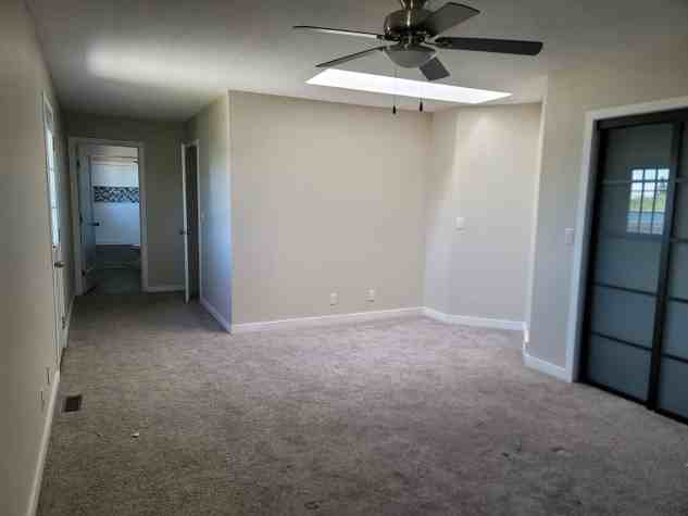 Gorgeous 2 Story Main Suite! Located in Sylvan! - Photo 5 of 20