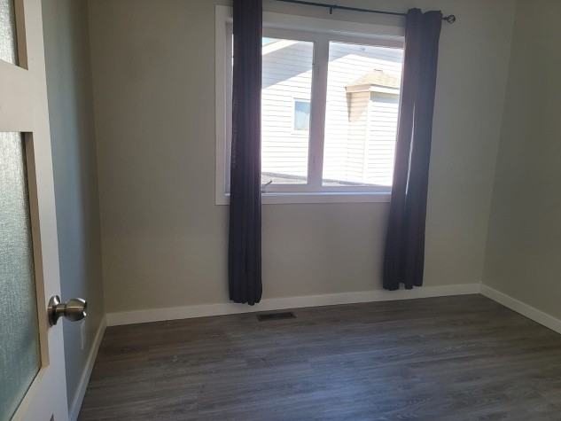 Gorgeous 2 Story Main Suite! Located in Sylvan! - Photo 7 of 20
