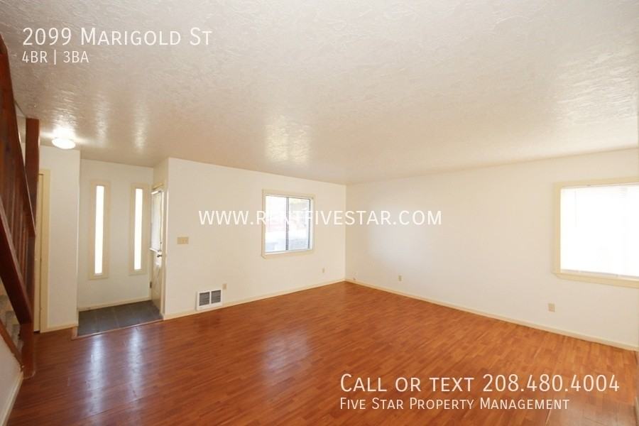 2099 Marigold St - Photo 4 of 22