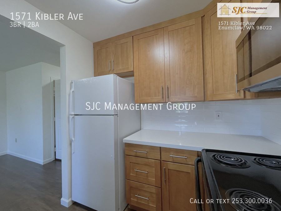 1571 Kibler Ave - Photo 4 of 29