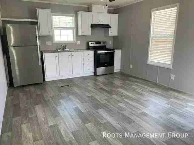 11 Ronald Dr #R11 - Photo 3 of 20