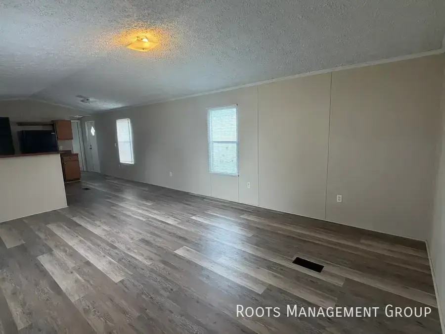 387 Webster Rd #53 - Photo 3 of 20