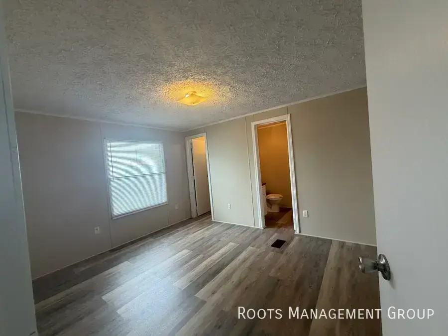387 Webster Rd #53 - Photo 6 of 20