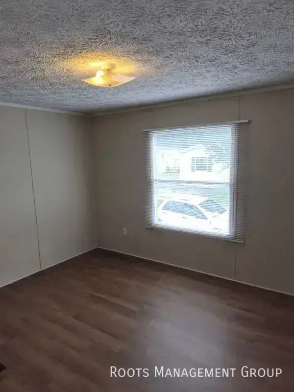 387 Webster Rd #47 - Photo 5 of 18