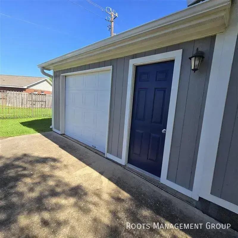 15706 Clarke Springs Dr #15706C - Photo 3 of 23