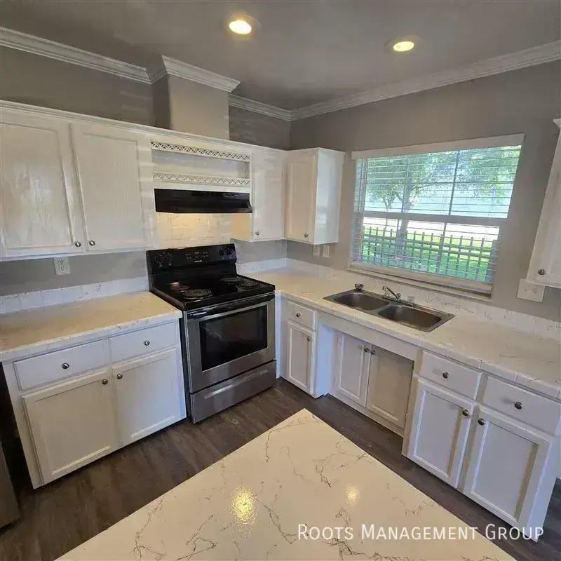 15706 Clarke Springs Dr #15706C - Photo 6 of 23