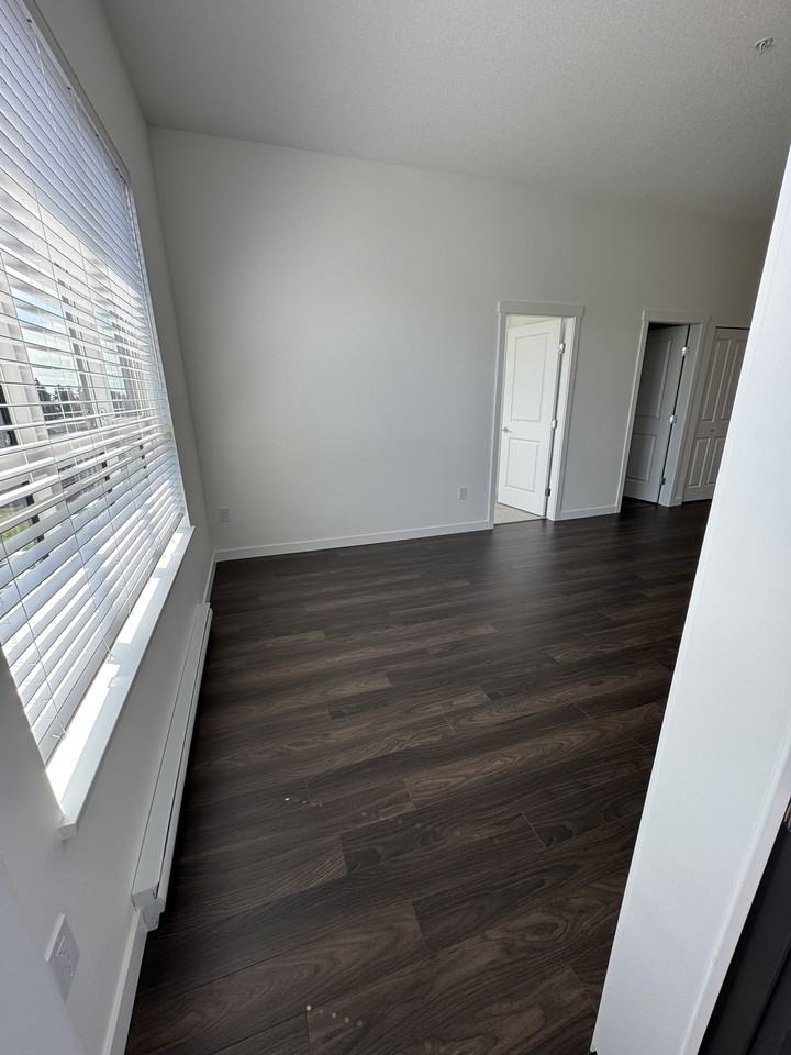 15735 85 Avenue #612 - Photo 4 of 17