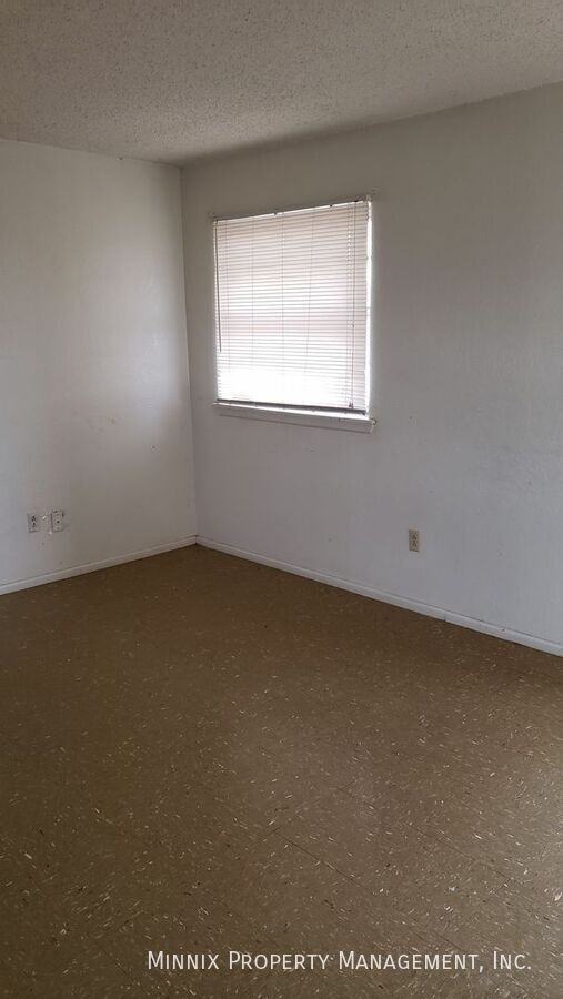 629 S Crosby St - Photo 5 of 15
