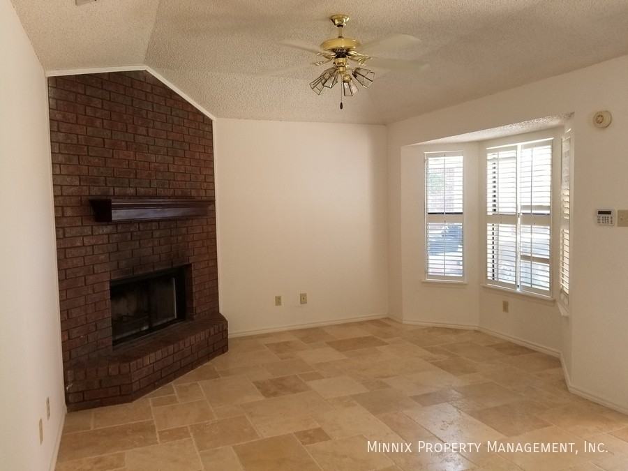 2103 84th St - Photo 4 of 20