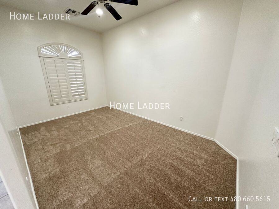 6822 S 55th Ln - Photo 4 of 28