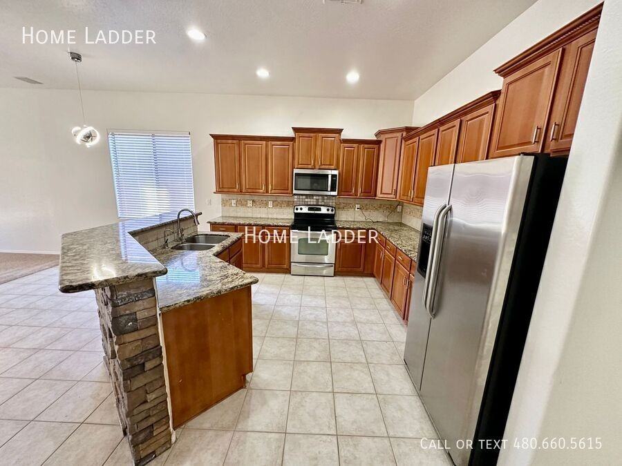 6822 S 55th Ln - Photo 5 of 28