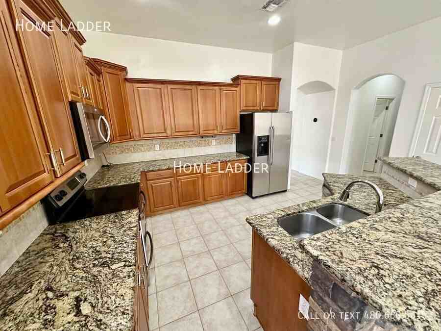 6822 S 55th Ln - Photo 7 of 28