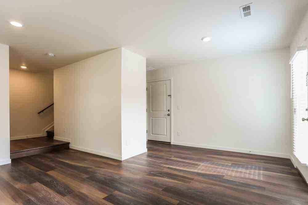 4721 Tower Dr - Photo 5 of 21