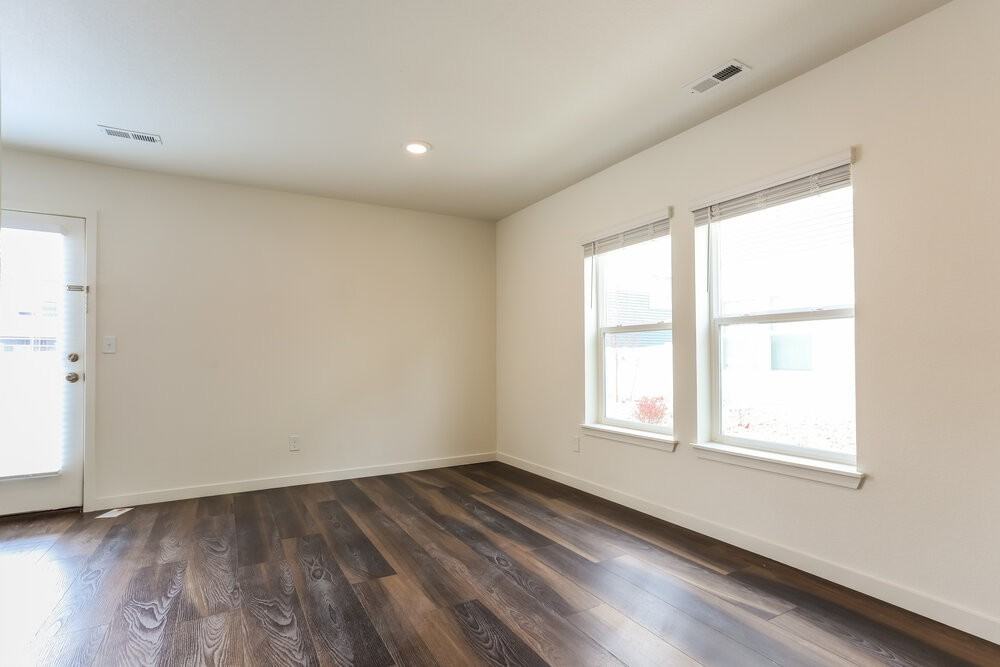 4721 Tower Dr - Photo 7 of 21