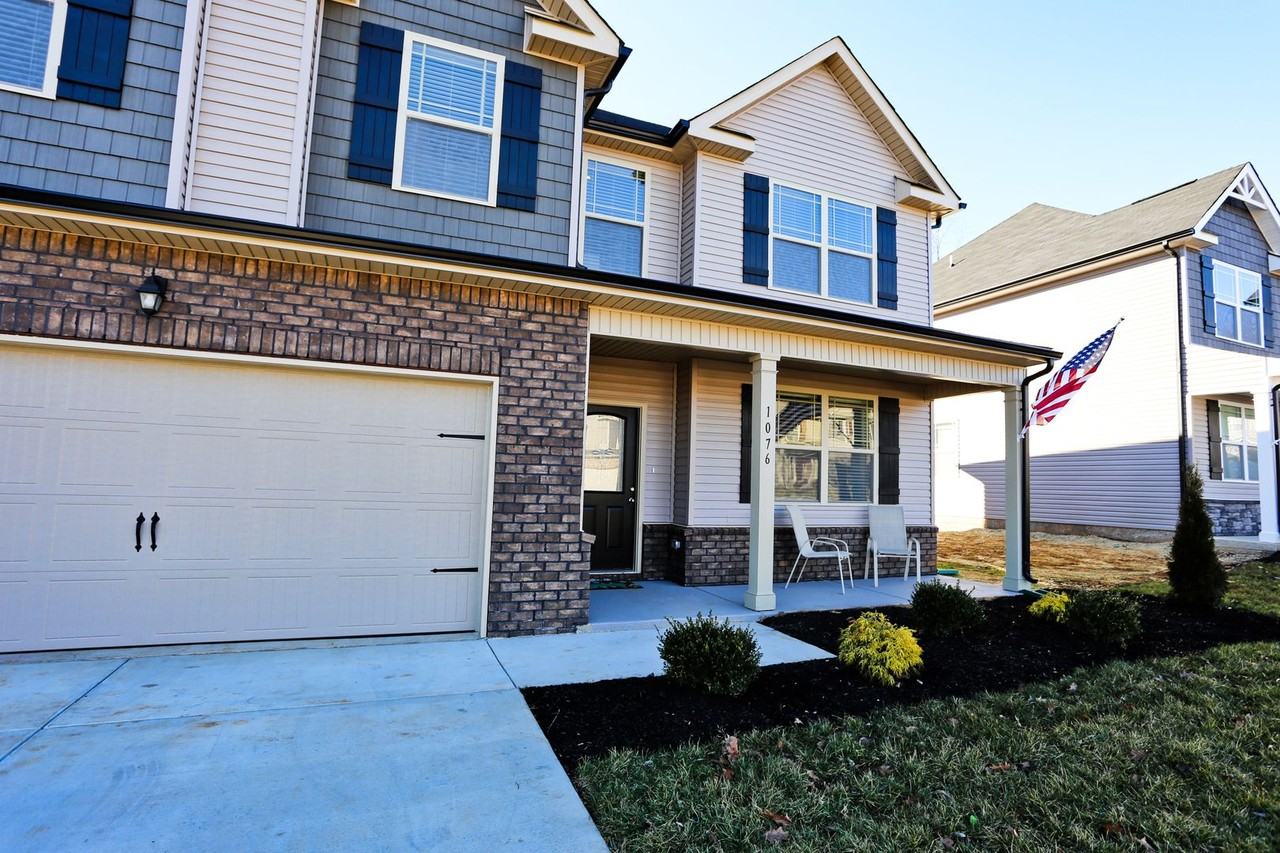 1076 Black Oak Cir - Photo 2 of 29