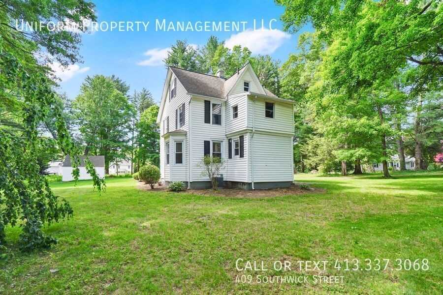 409 Southwick St - Photo 4 of 35