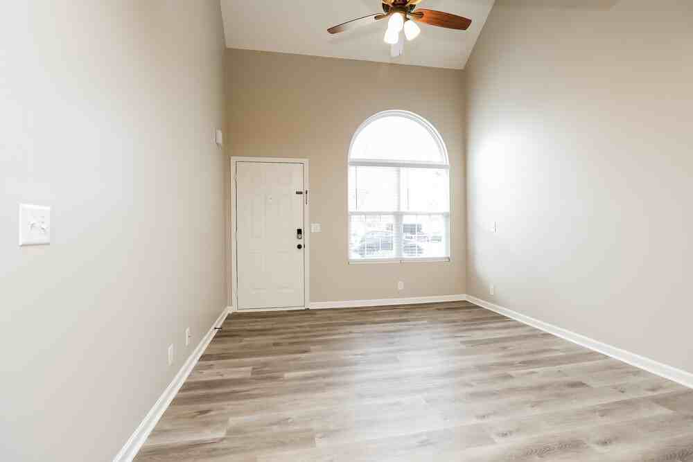 4824 Nina Marie Ave - Photo 4 of 17
