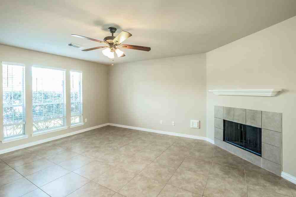 5219 Caymus Dr - Photo 4 of 15