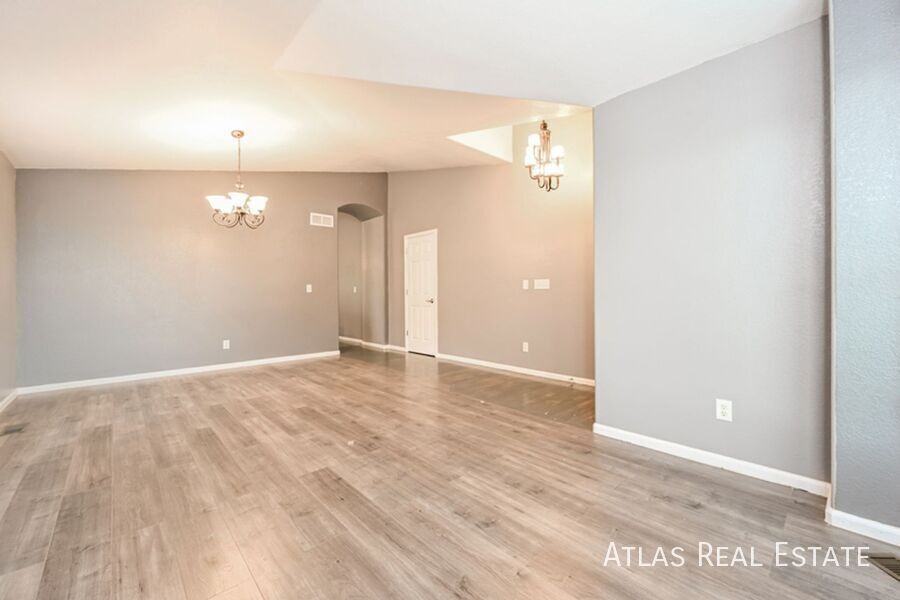 16548 High Desert Way - Photo 2 of 20