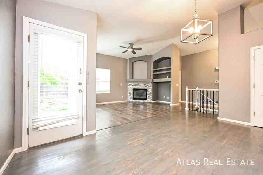 16548 High Desert Way - Photo 4 of 20