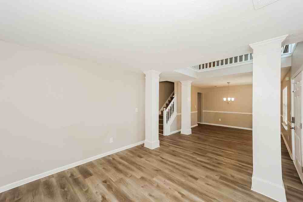 4021 Castle Way - Photo 4 of 17