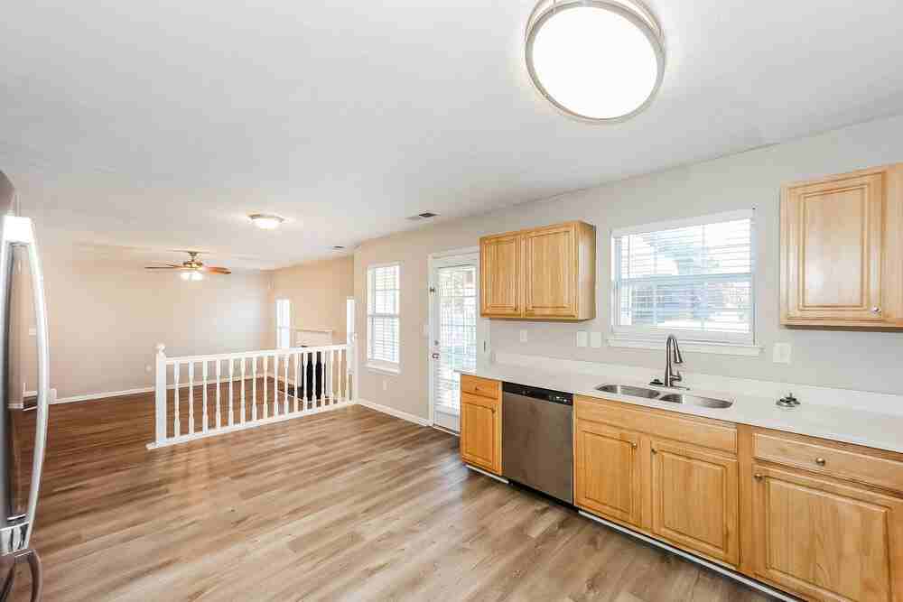 4021 Castle Way - Photo 7 of 17