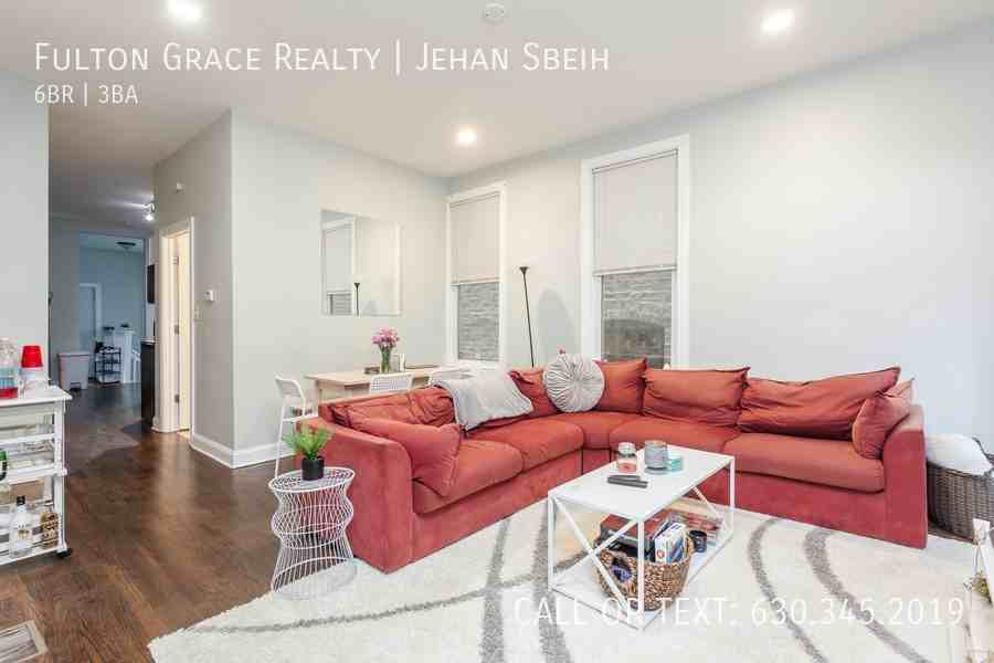 2733 N Sheffield Ave #2F - Photo 2 of 34