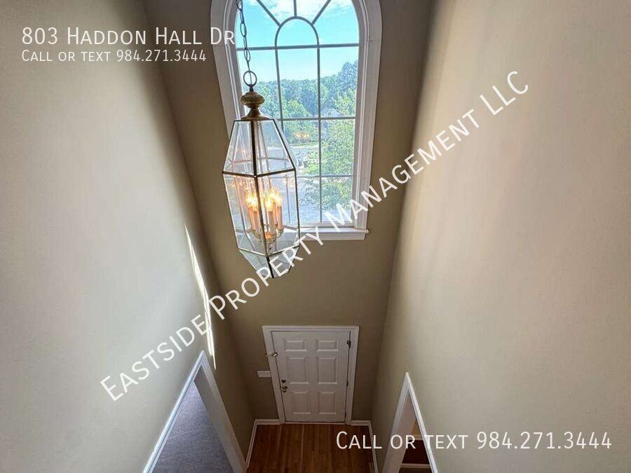803 Haddon Hall Dr - Photo 3 of 30