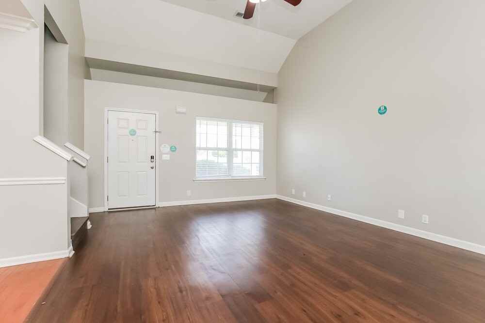 8632 Lawson Dr - Photo 5 of 17