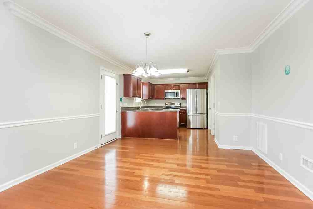 8632 Lawson Dr - Photo 6 of 17