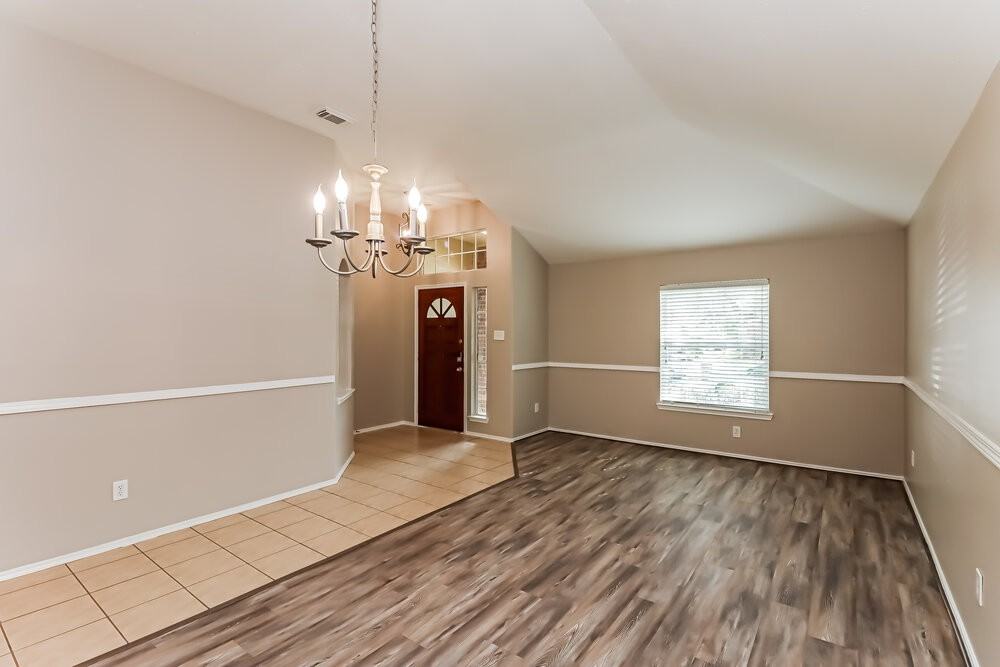 7510 Braeberry Ct - Photo 5 of 16