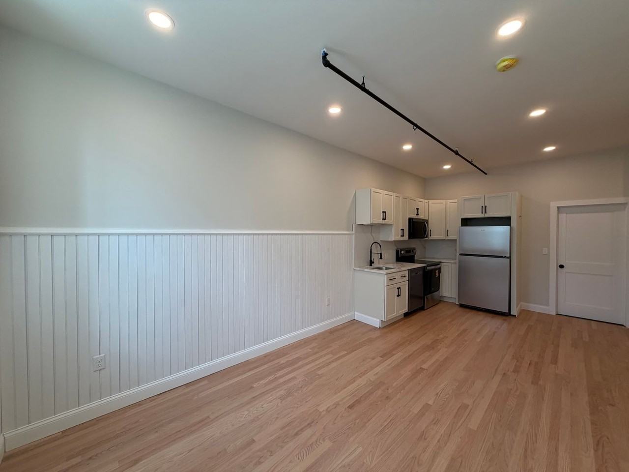 38 Washington St #201 - Photo 3 of 22