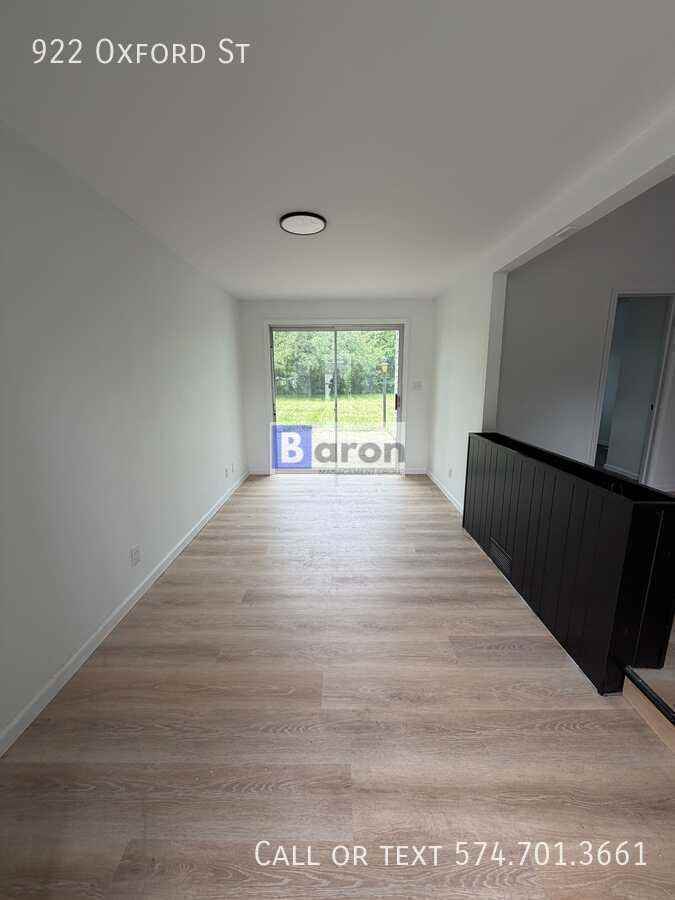 922 Oxford St - Photo 5 of 11
