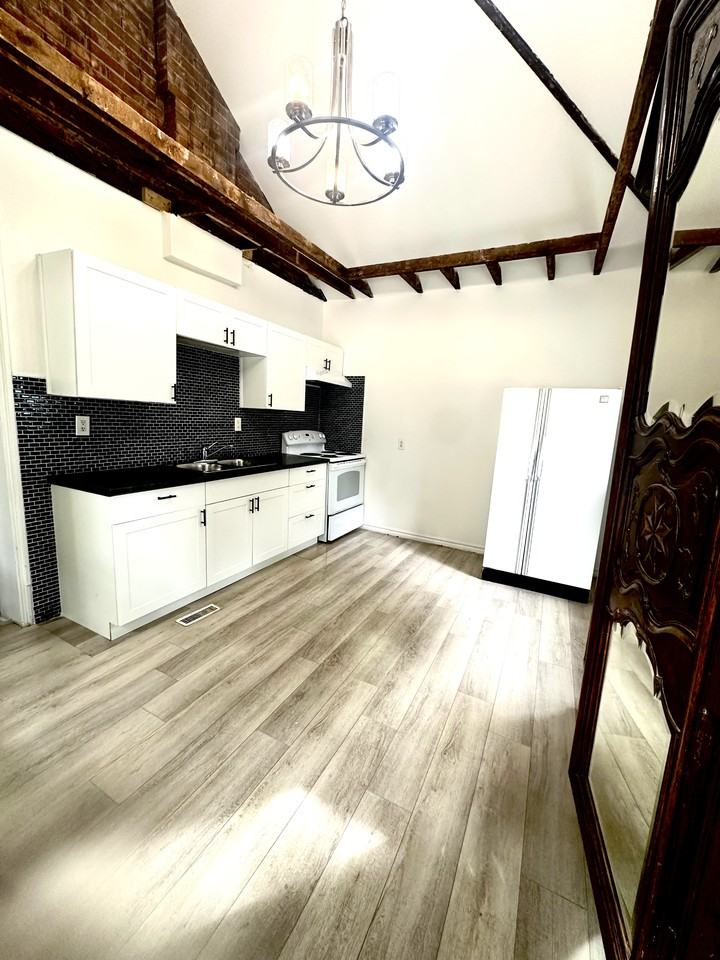 107 Erie Ave #1 - Photo 3 of 19