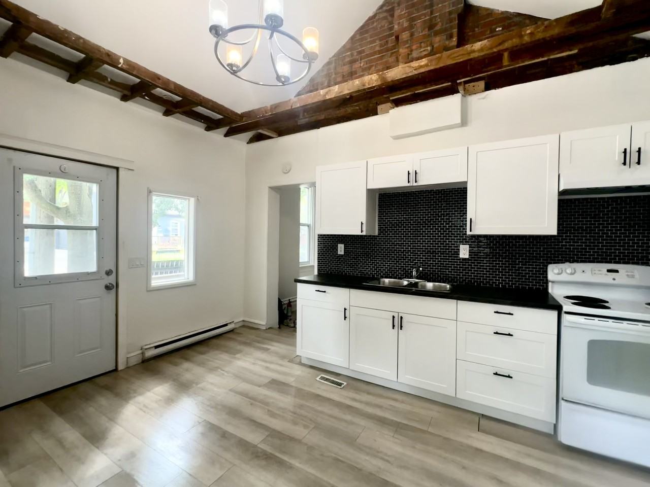 107 Erie Ave #1 - Photo 5 of 19