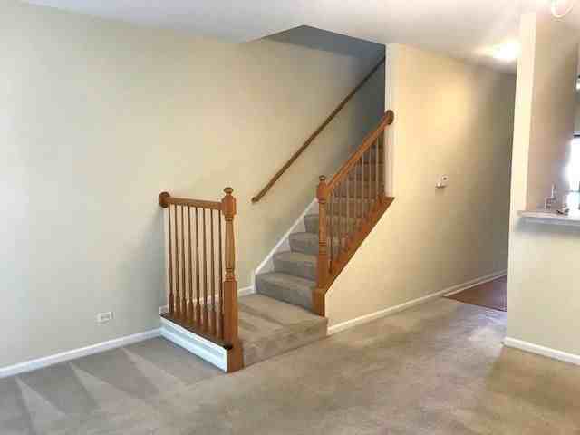 2440 Oneida Ln - Photo 3 of 16