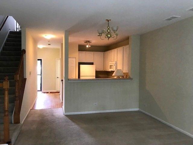 2440 Oneida Ln - Photo 5 of 16