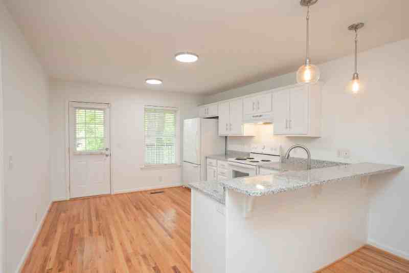 814 N 6th St - Photo 3 of 13