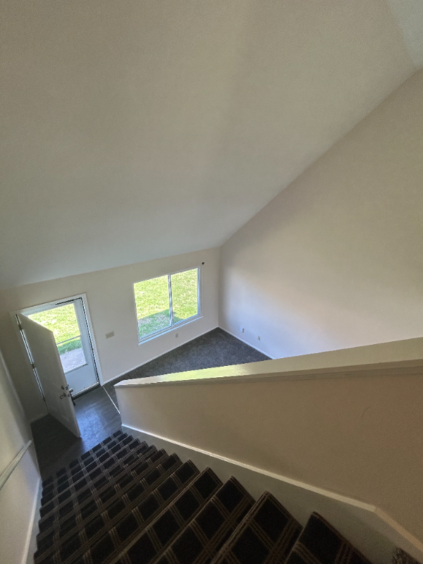 540 Crest Cir - Photo 7 of 12