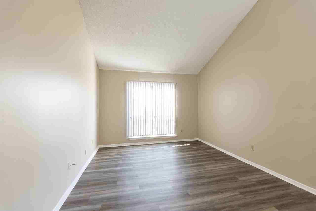 Jefferson Place Apartment Homes is the best of both worlds waiting for you. - Photo 2 of 9