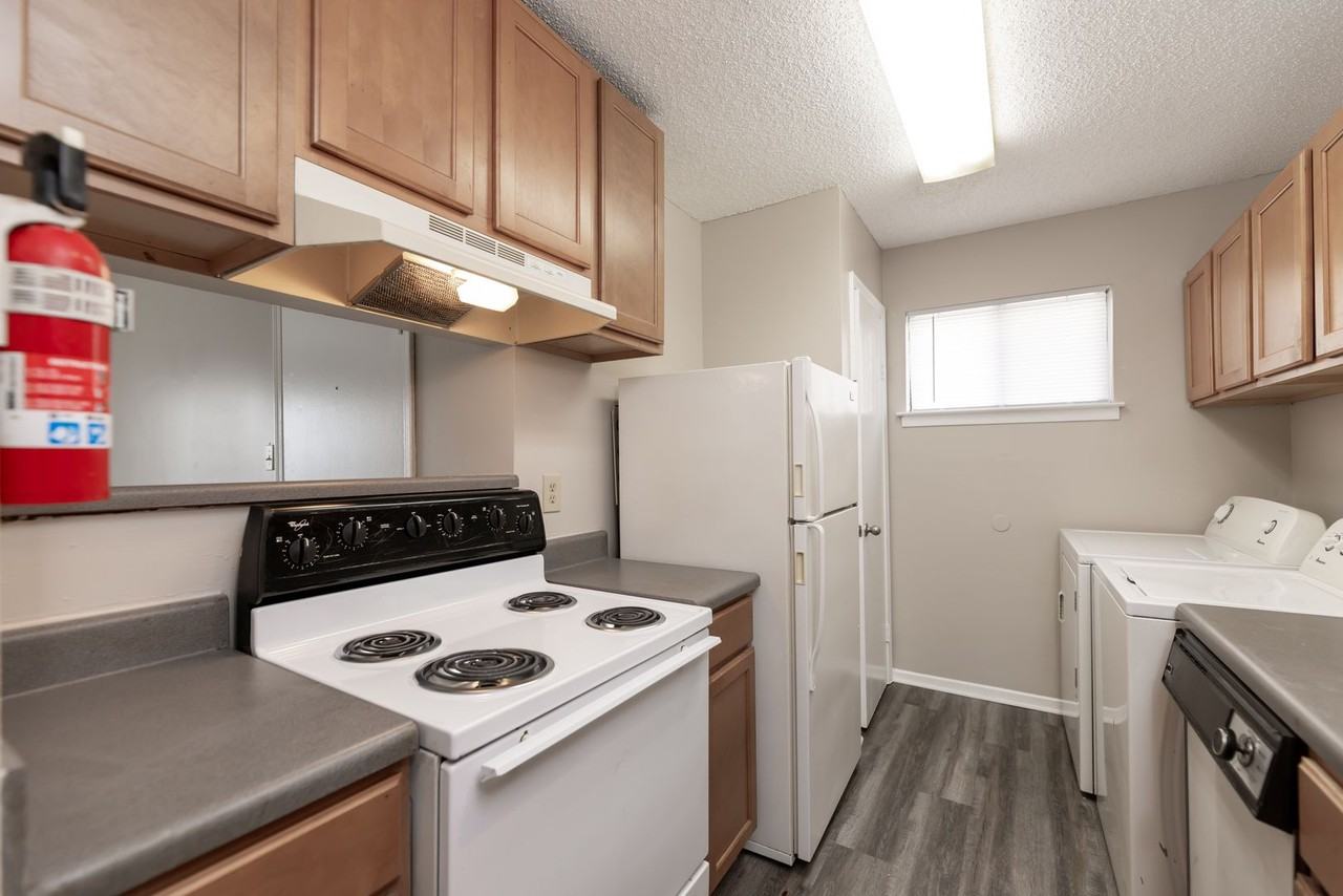 Jefferson Place Apartment Homes is the best of both worlds waiting for you. - Photo 4 of 9