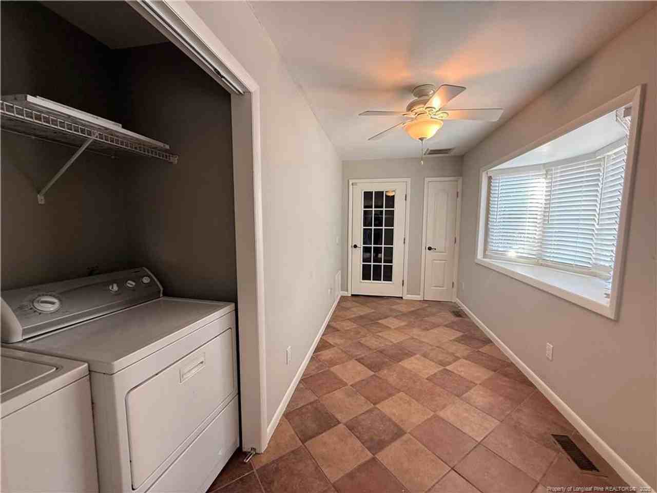 848 Castleberry Ct - Photo 3 of 20