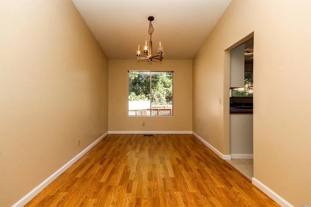 137 Edinburgh Way #NA - Photo 7 of 20