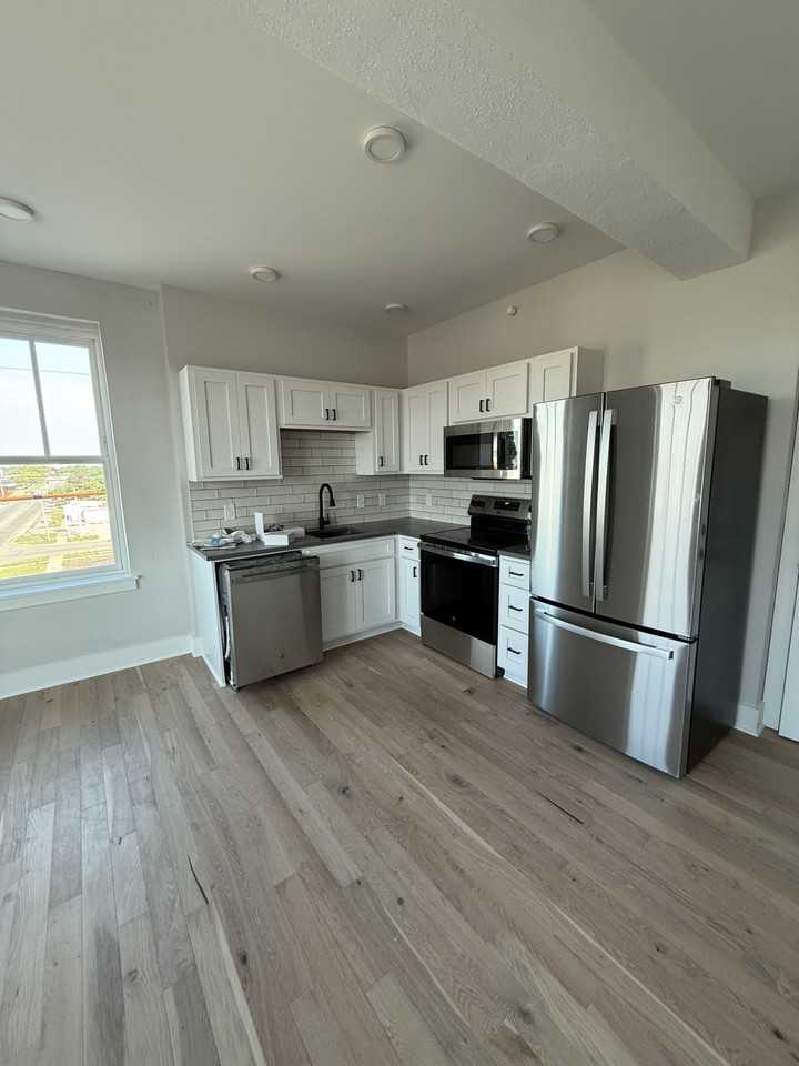 501 N Main St #408 - Photo 3 of 6