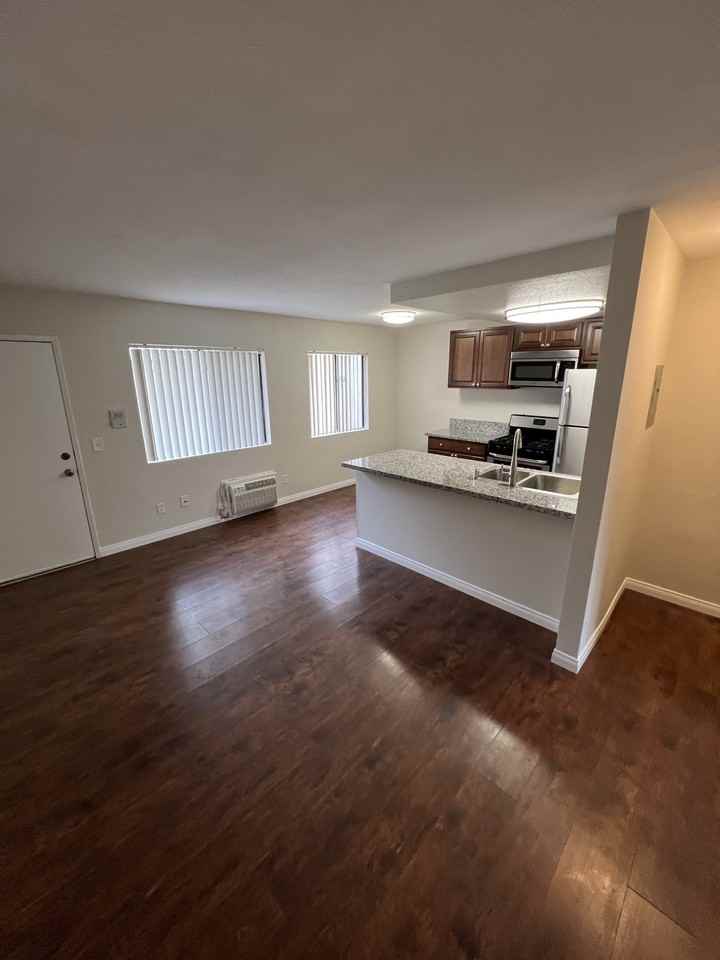 4326 Oregon St #2 - Photo 4 of 7