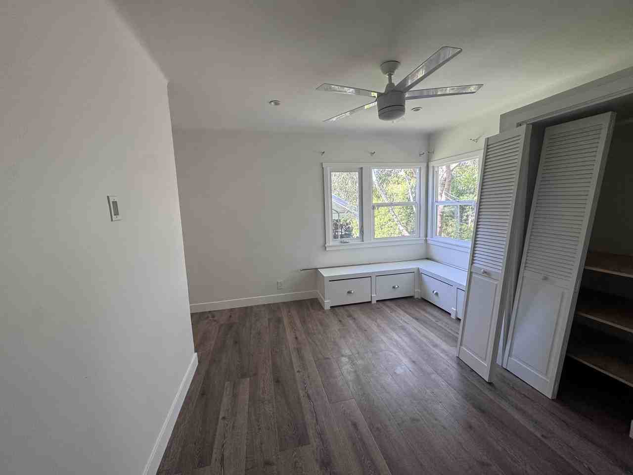634 E Fairview Blvd #NA - Photo 4 of 17