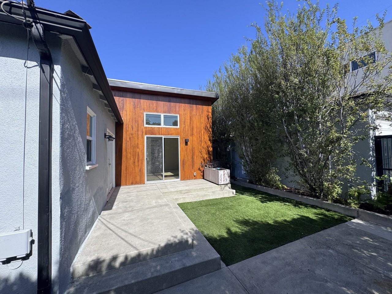 634 E Fairview Blvd #NA - Photo 5 of 17