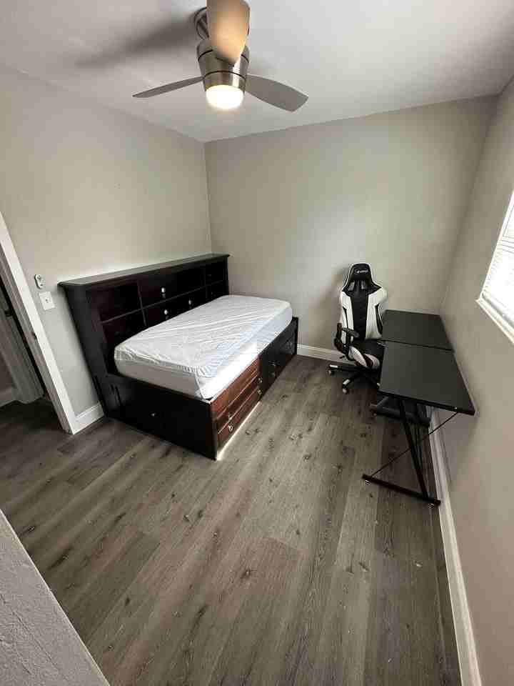 2907 Rollins St #NA - Photo 3 of 5