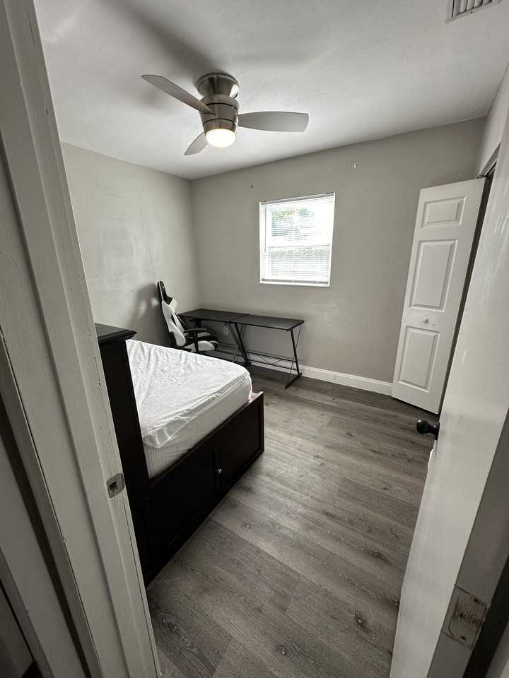 2907 Rollins St #NA - Photo 5 of 5