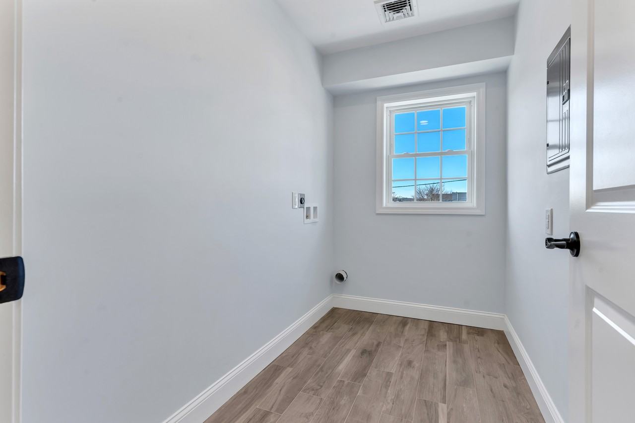 8 Anthony Ave #1 - Photo 2 of 8